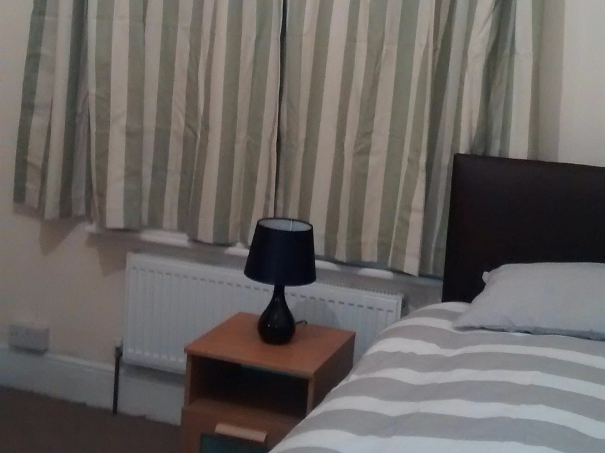 Acton Lodge Guest House 伦敦 外观 照片