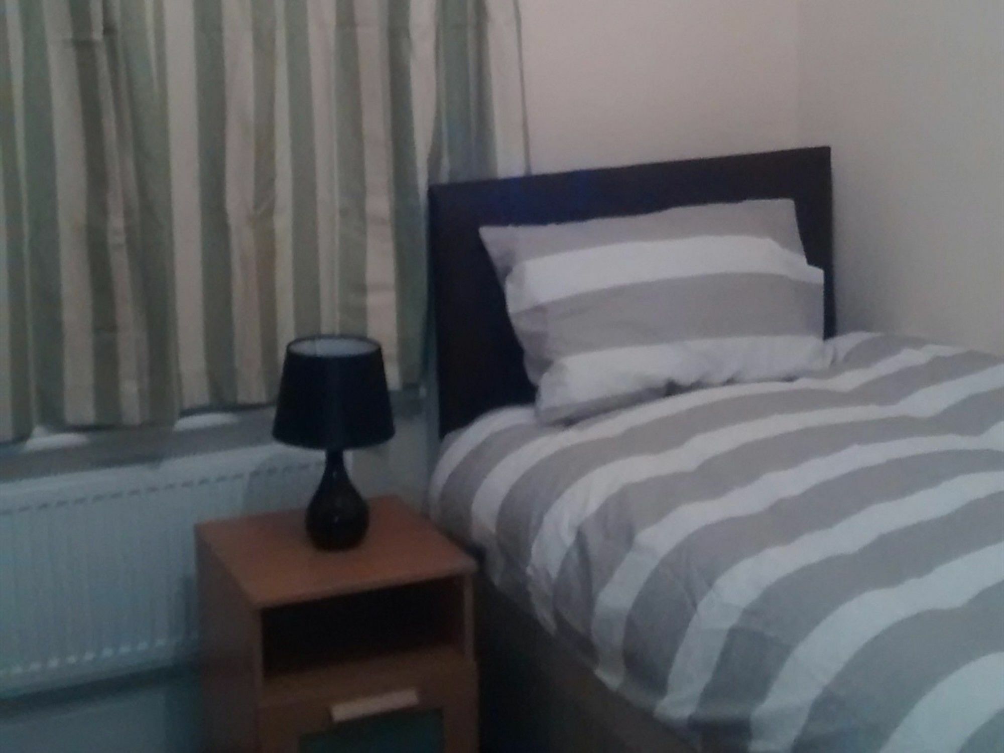 Acton Lodge Guest House 伦敦 外观 照片